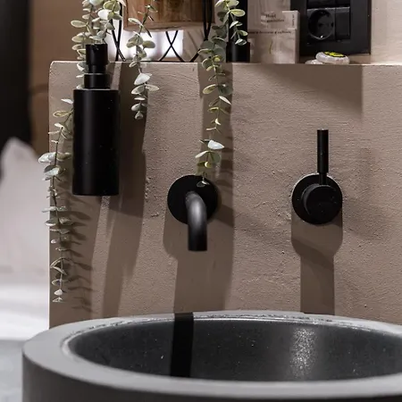 Ermis By Gm Luxury كالافريتا