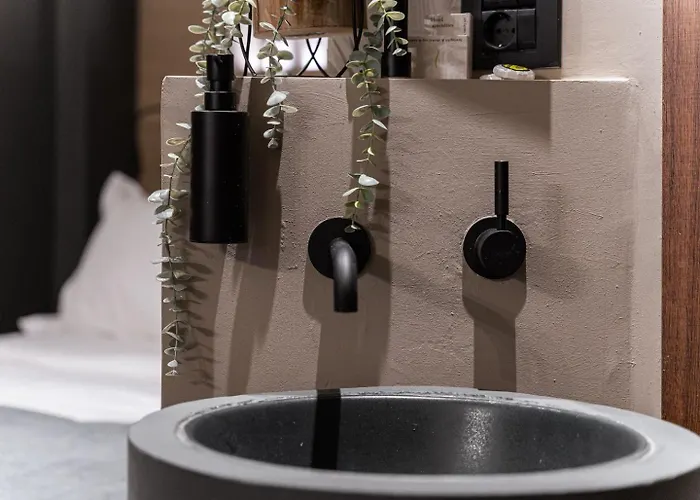 Ermis By Gm Luxury Калаврита